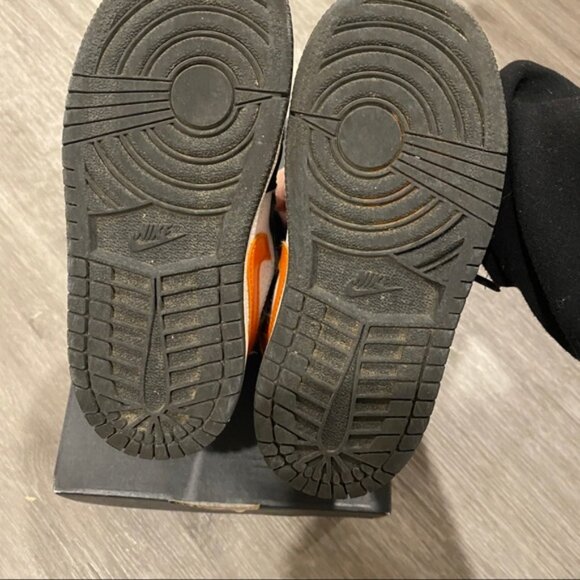 Air Jordan 1 Mid Black Starfish Toddler 9c - Picture 4 of 6